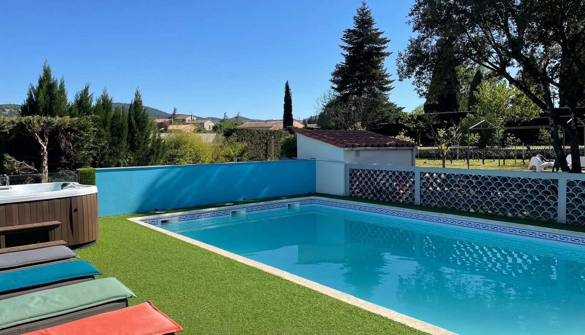 Le petit Vialto, gîtes avec piscine en Ardèche