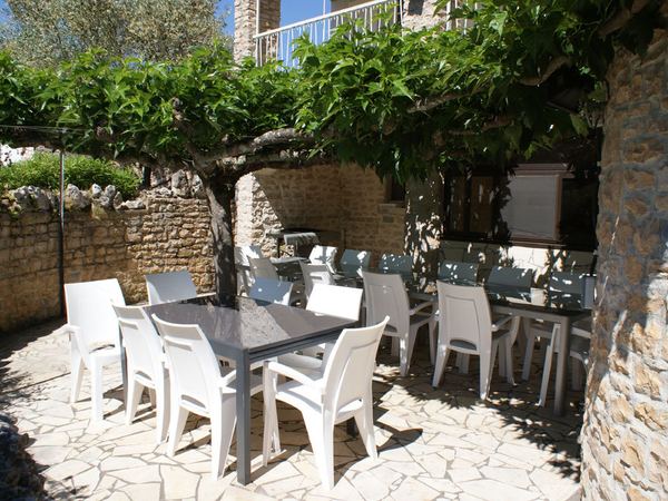 Grande terrasse ombragée
