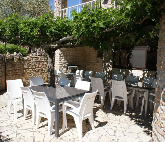 Grande terrasse ombragée