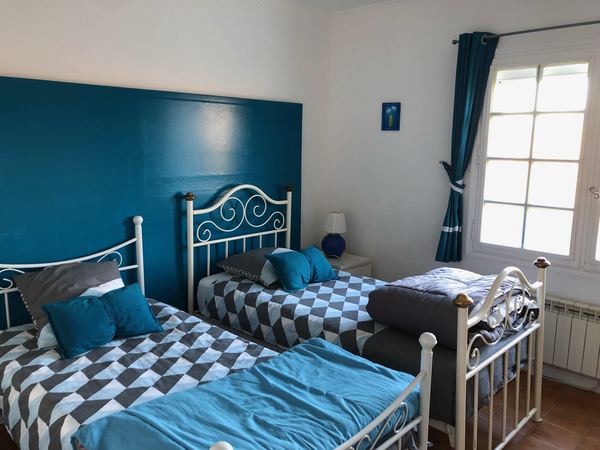 Chambre avec lits simples